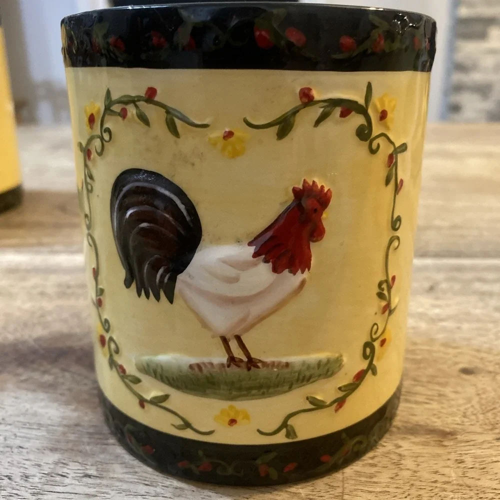 Ceramic Canister Set 3 Rooster Theme 1990-early 2000s. Good Condition